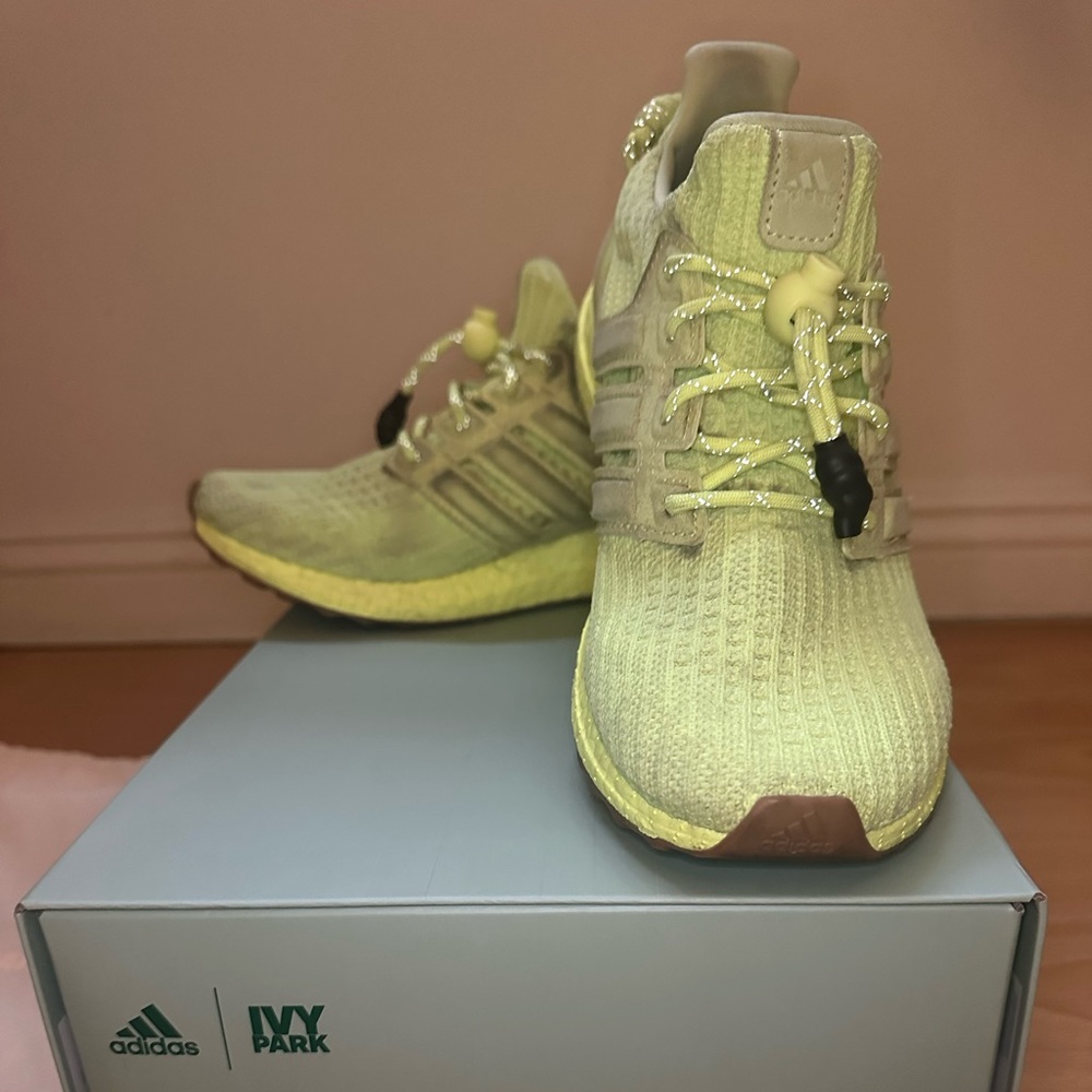 Adidas x Ivy Park Ultra Boost OG (Women’s 8.5 Men’s 7.5)